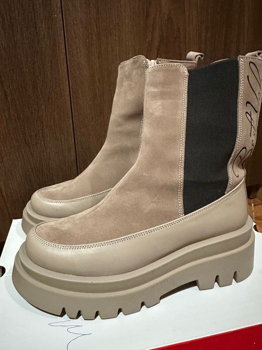 Шкіряні жіночі чоботи