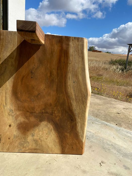 Mesas de Madeira de Suar - Novas