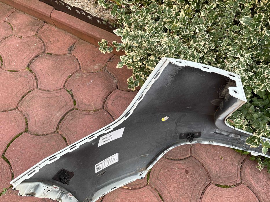 Бампер задній Tesla Model Y під парктронік