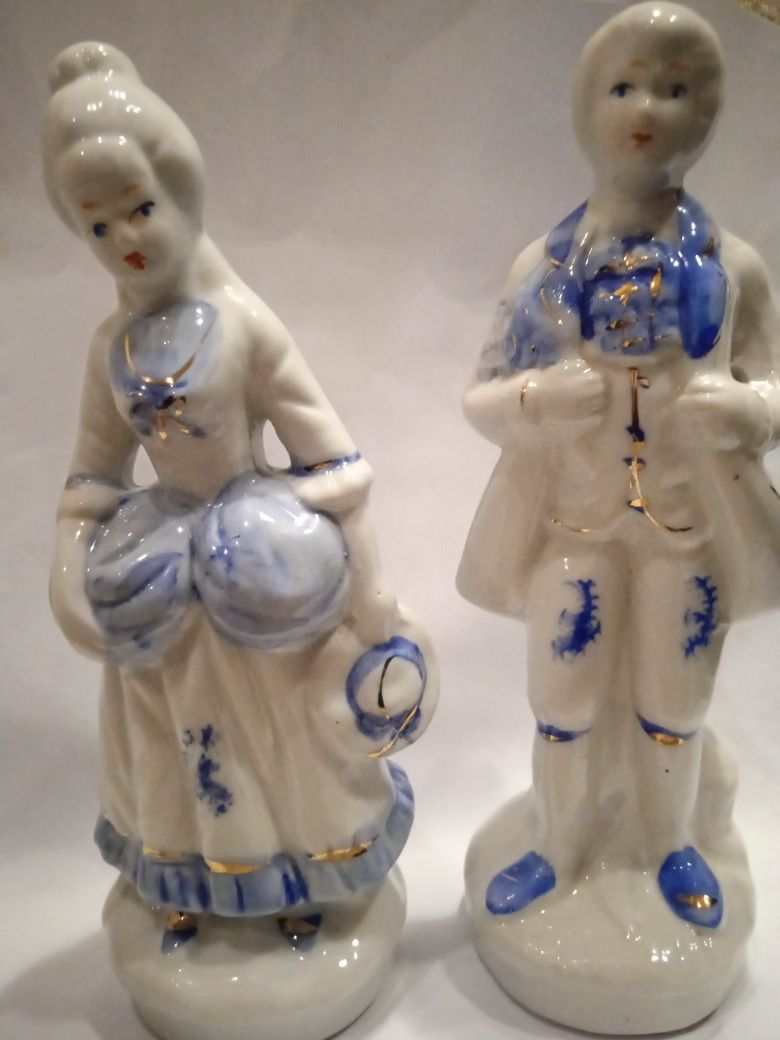 Porcelanowe figurki mężczyzny i kobiety w stylu drezdeńskim