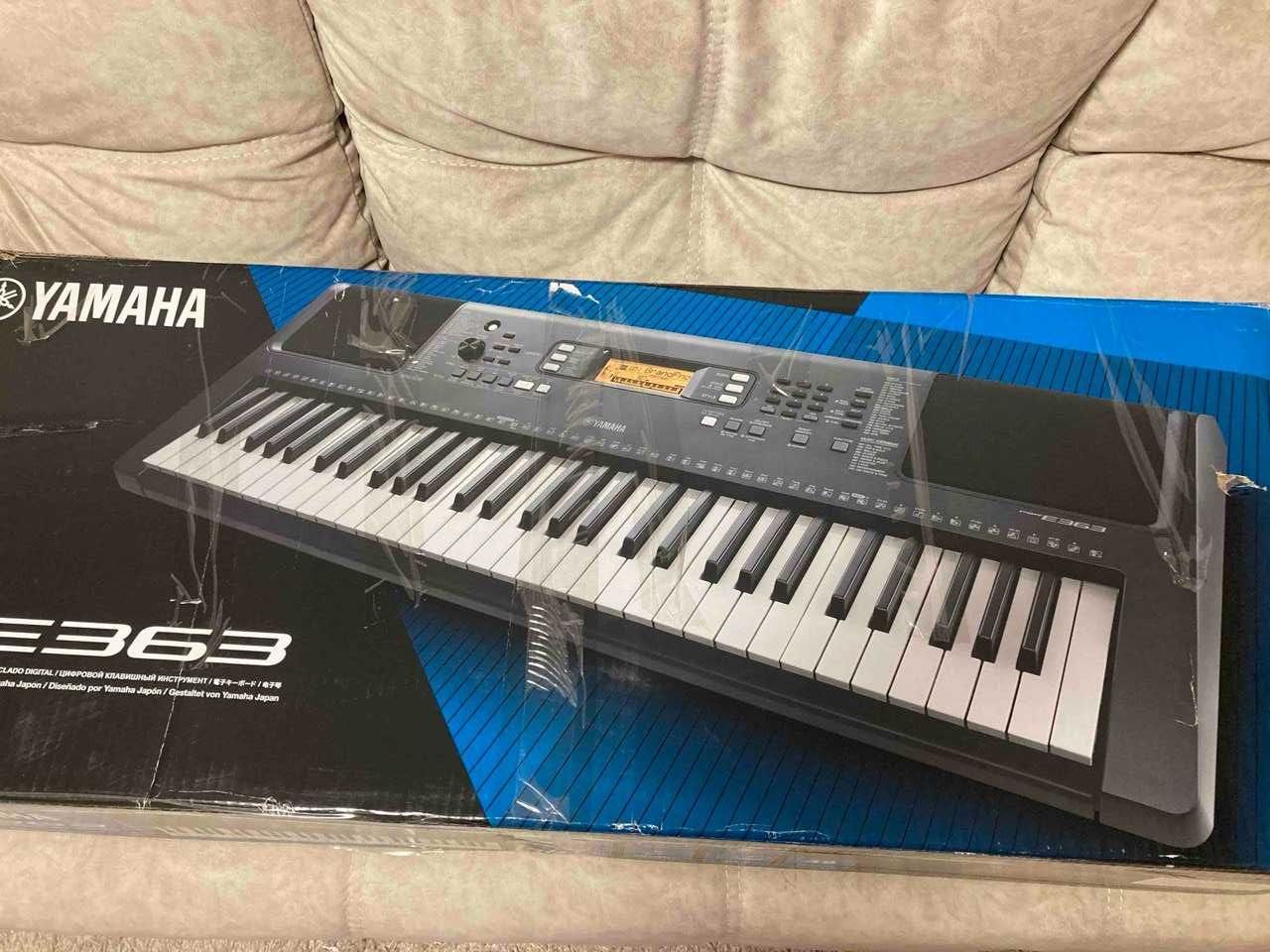 Синтезатор Yamaha PSR E-363 + стійка для клавіш