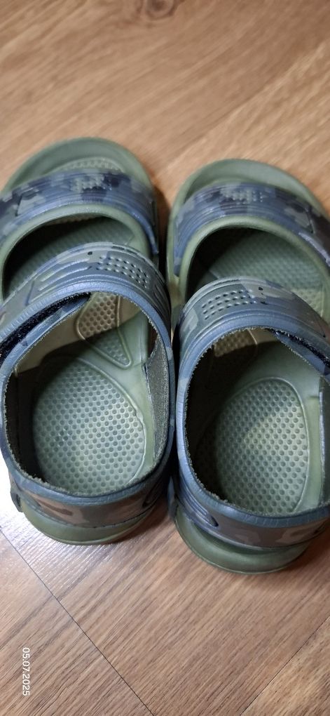 Sandały sandałki chłopięce 26 zielone khaki moro gumowe jak crocs