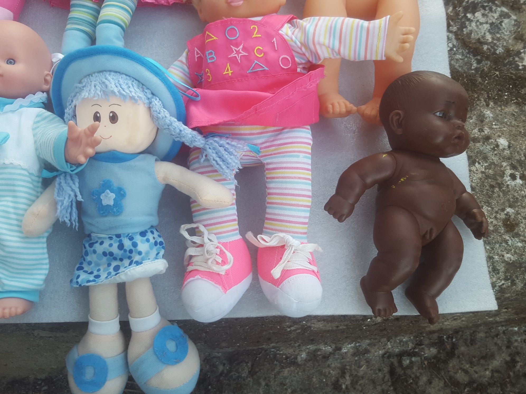 Conjunto  de bonecas  para crianças