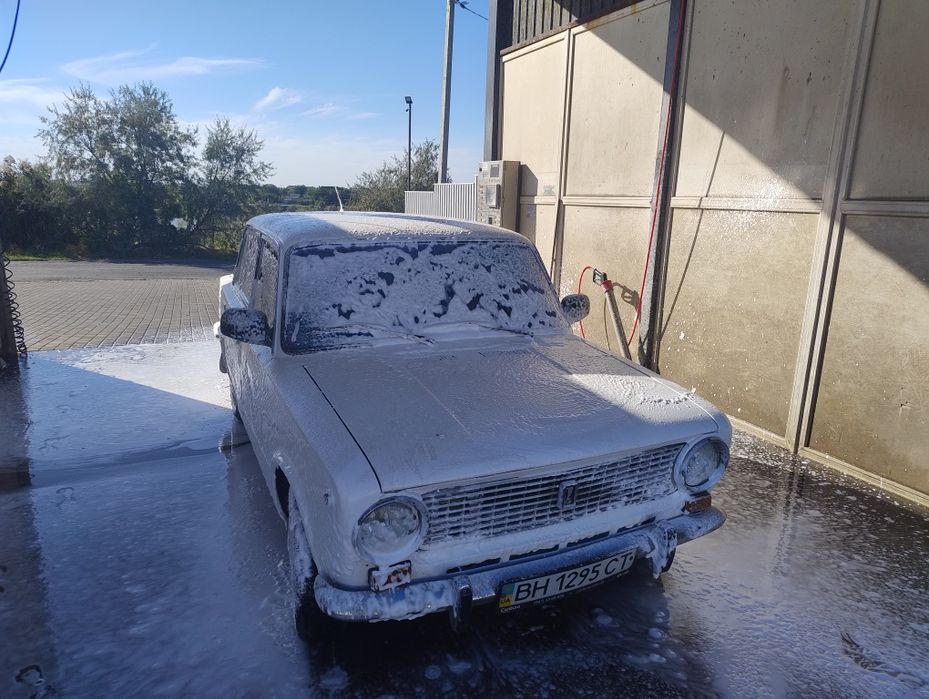 ВАЗ 2101 белая на белом