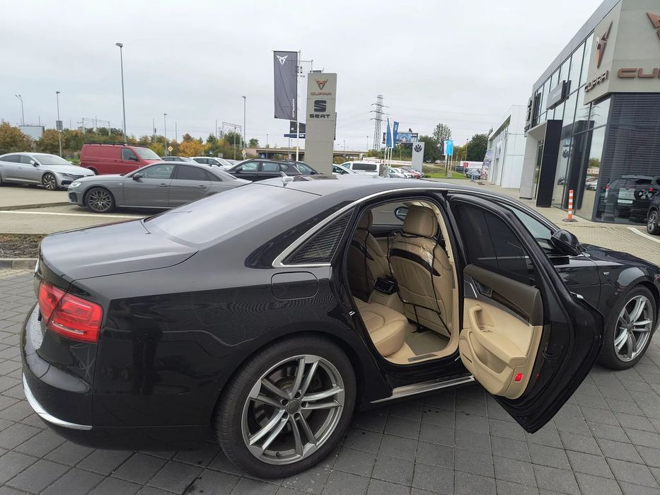 Audi A8 AUDI A8  4.2 TDI  D4 Quatro Masaże Bose 350 KM