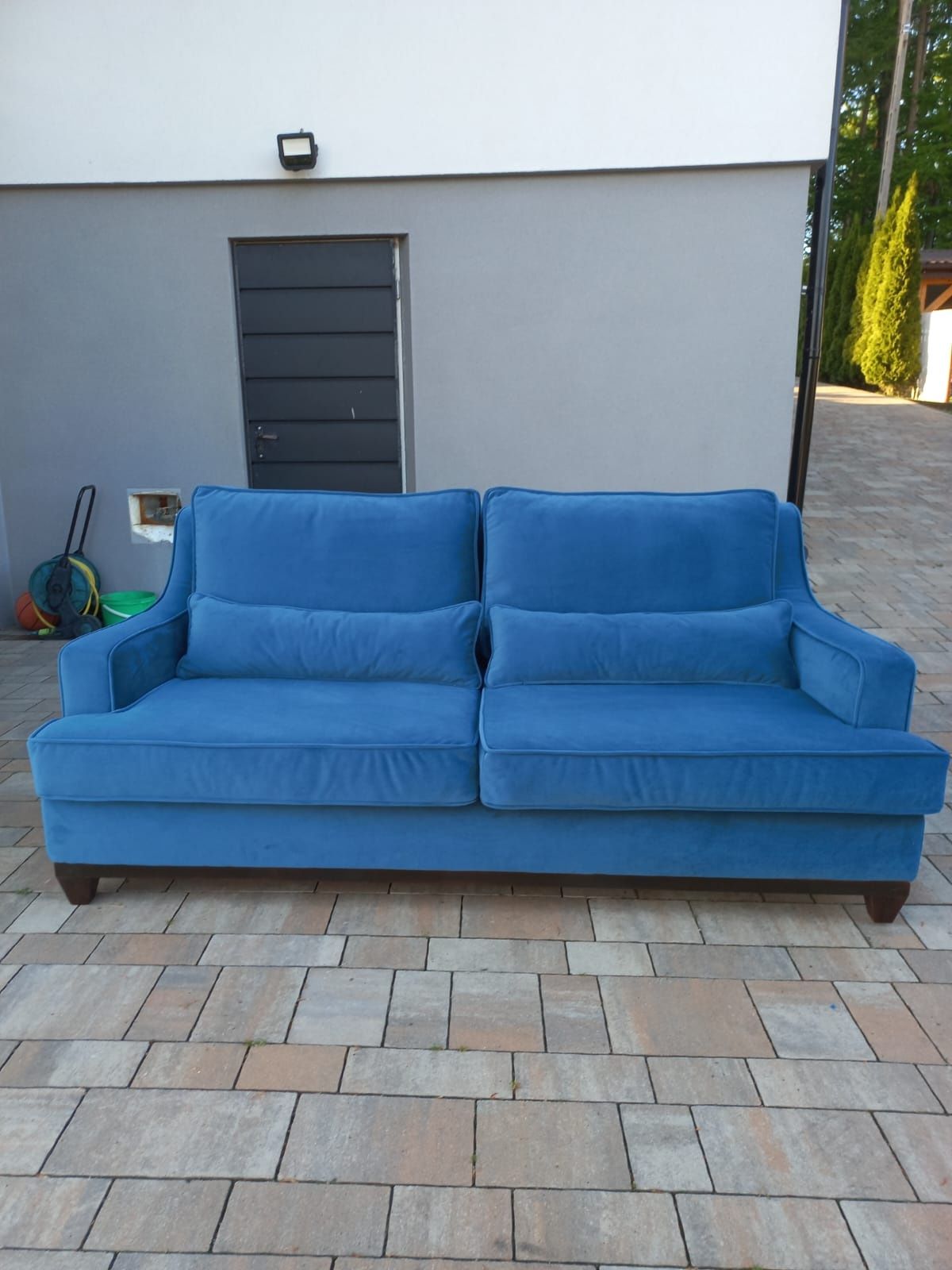 Sofa na stelażu Pluszowa