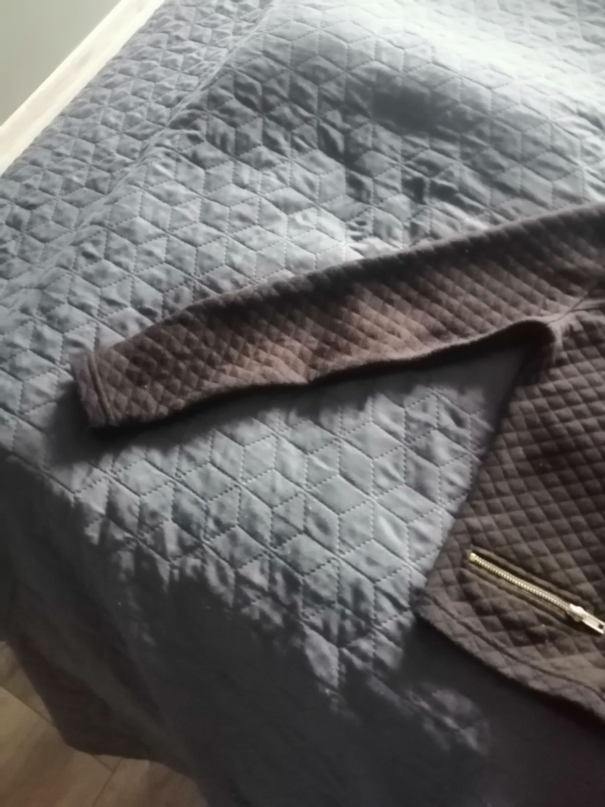 Sweter rozpinany e dobrym stanie