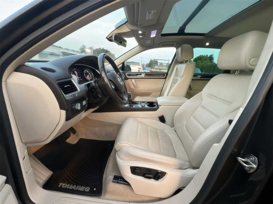 Volkswagen Touareg Lux      2016