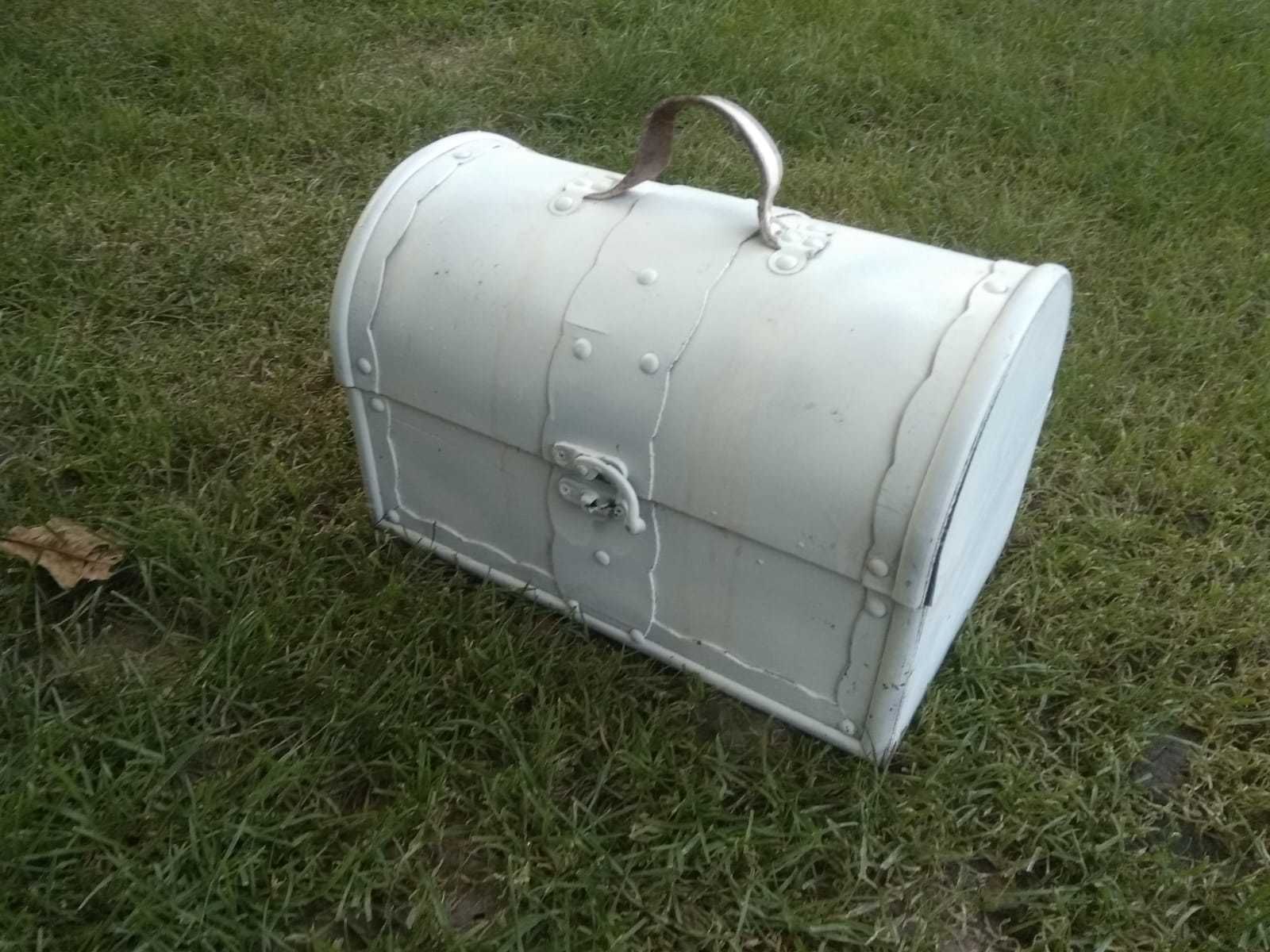 kufer drewniany  biały vintage z rączką drewno