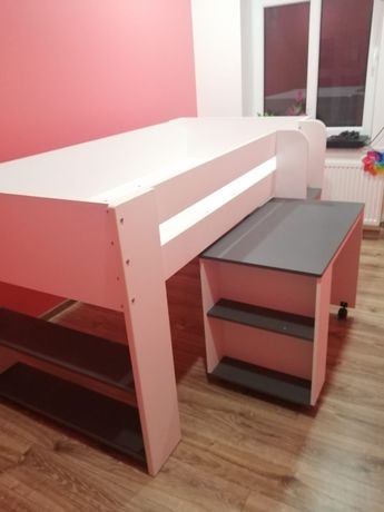 Łóżko dziecięce 210x110 z biurkiem na kółkach Zestaw