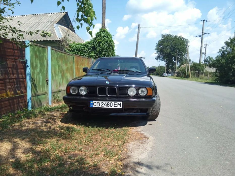 Продам бМВ е34 рік 1999 двигун 2газ бензин