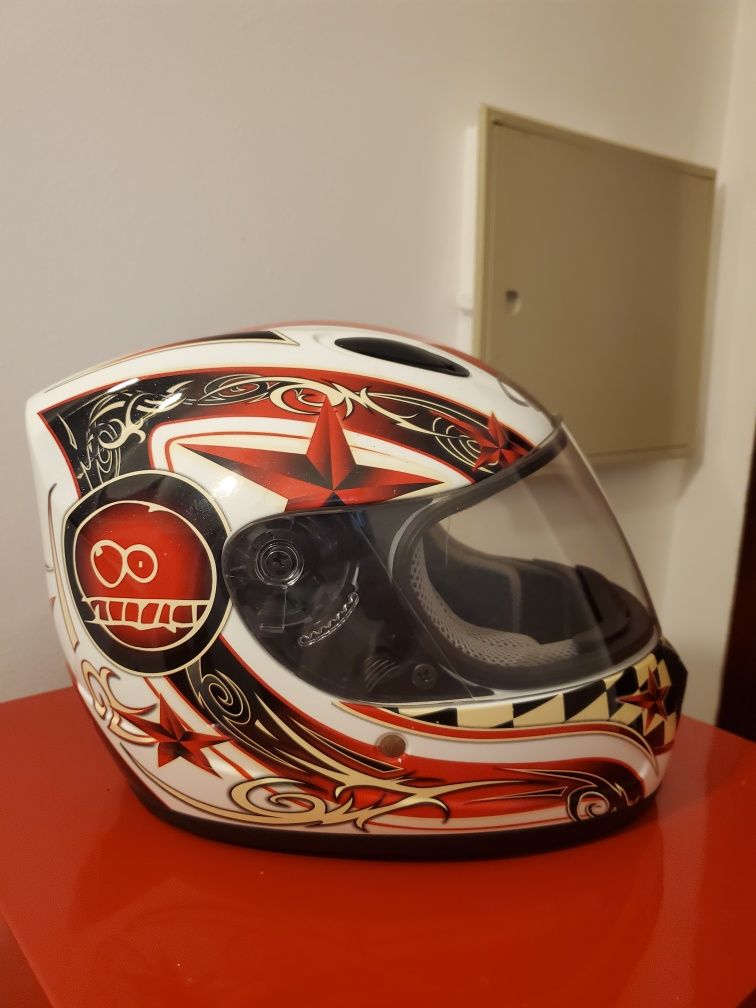 Capacete marca Fidji tamanho S