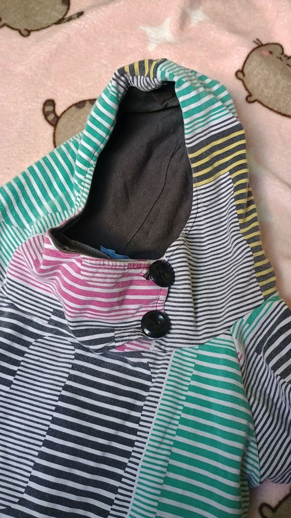 Bluza 146 kolorowa ma kieszeń stan bdb