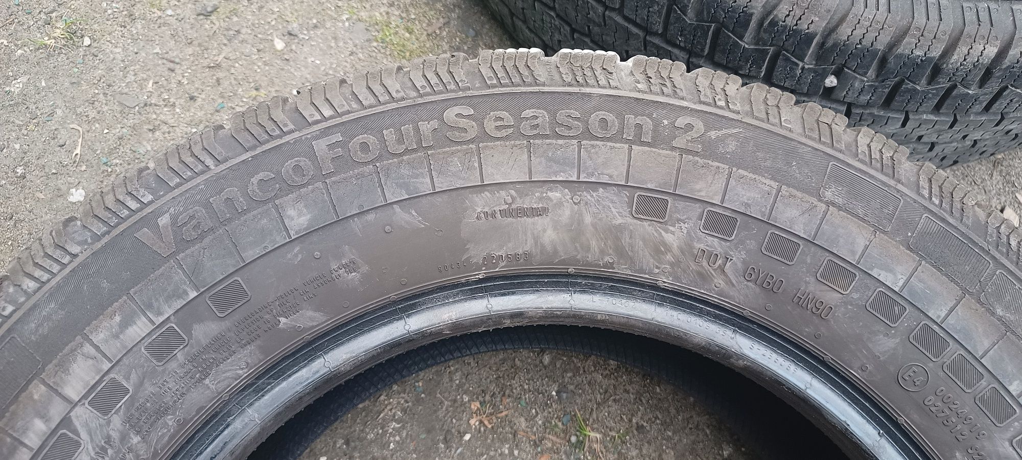 Continental van co four season 2 235/65 16 c 118 16 r komplet