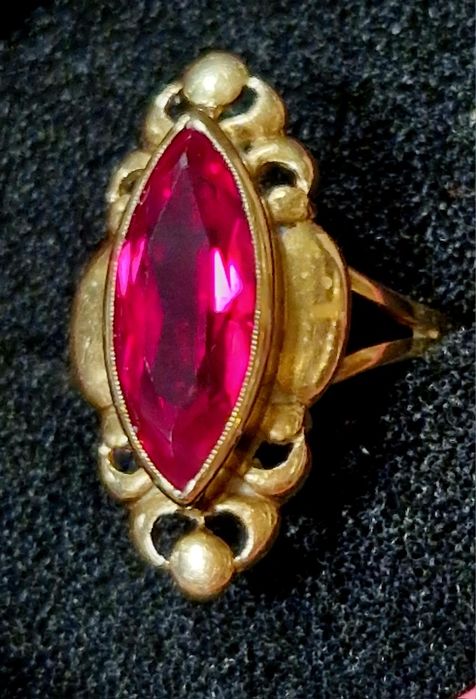 Pierścionek złoty z naturalnym rubinem – vintage PRL, próba 585, 4.76g