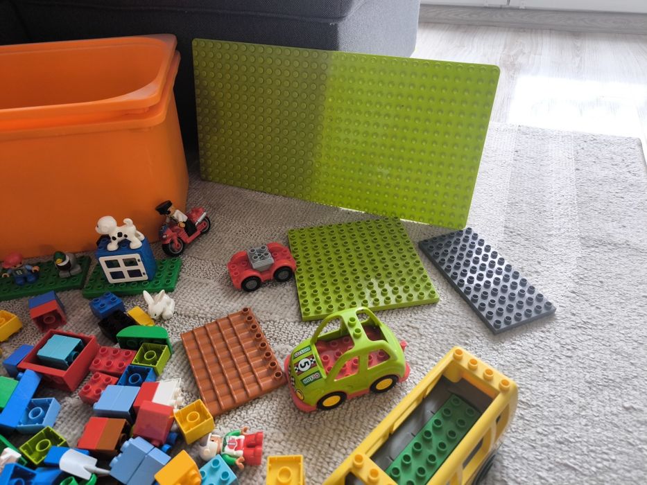 Duplo zestaw klocków, płyty konstrukcyjne, autobus, autka,ludziki