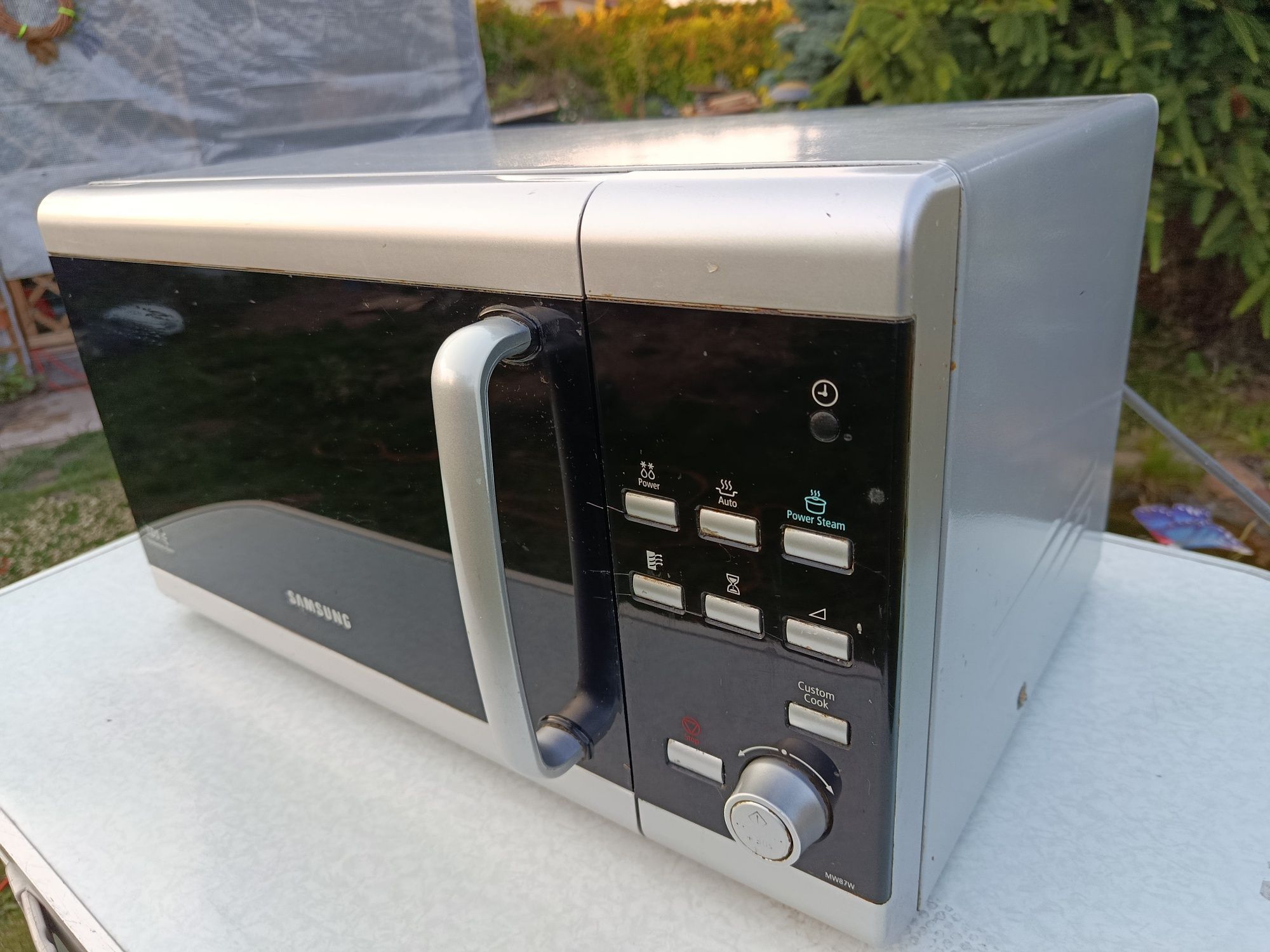 Kuchenka mikrofalowa SAMSUNG typ MW87W.