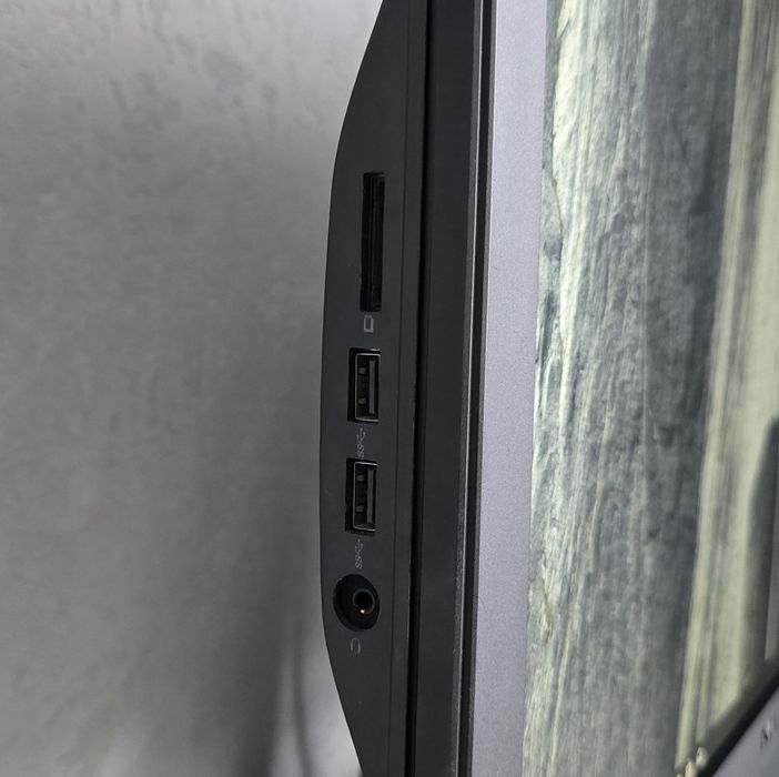 Komputer All in One - Dell Optiplex 9030 i5 8GB 240GB 23" Super stan