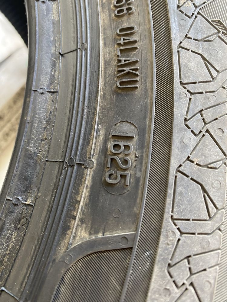 Opona pojedyncza 205/65/16c Semperit Van-Grip 3