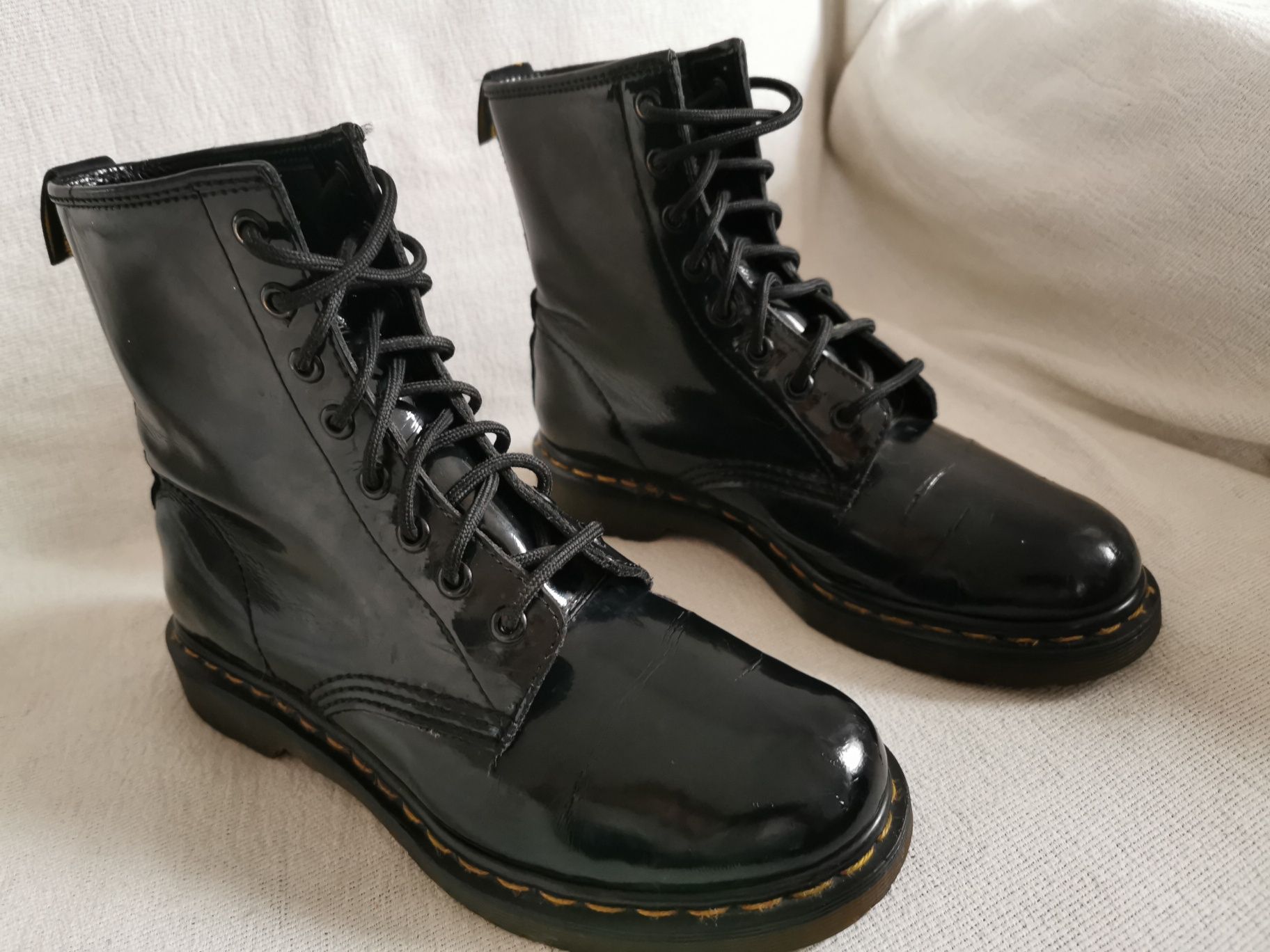 Dr. Martens Air Wair 1460 8-eye glany lakierowane 38