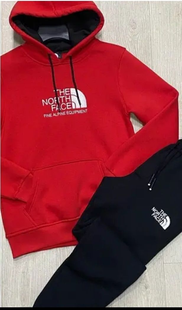 Спортивний костюм North Face