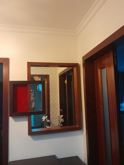 Móvel de entrada mais espelho