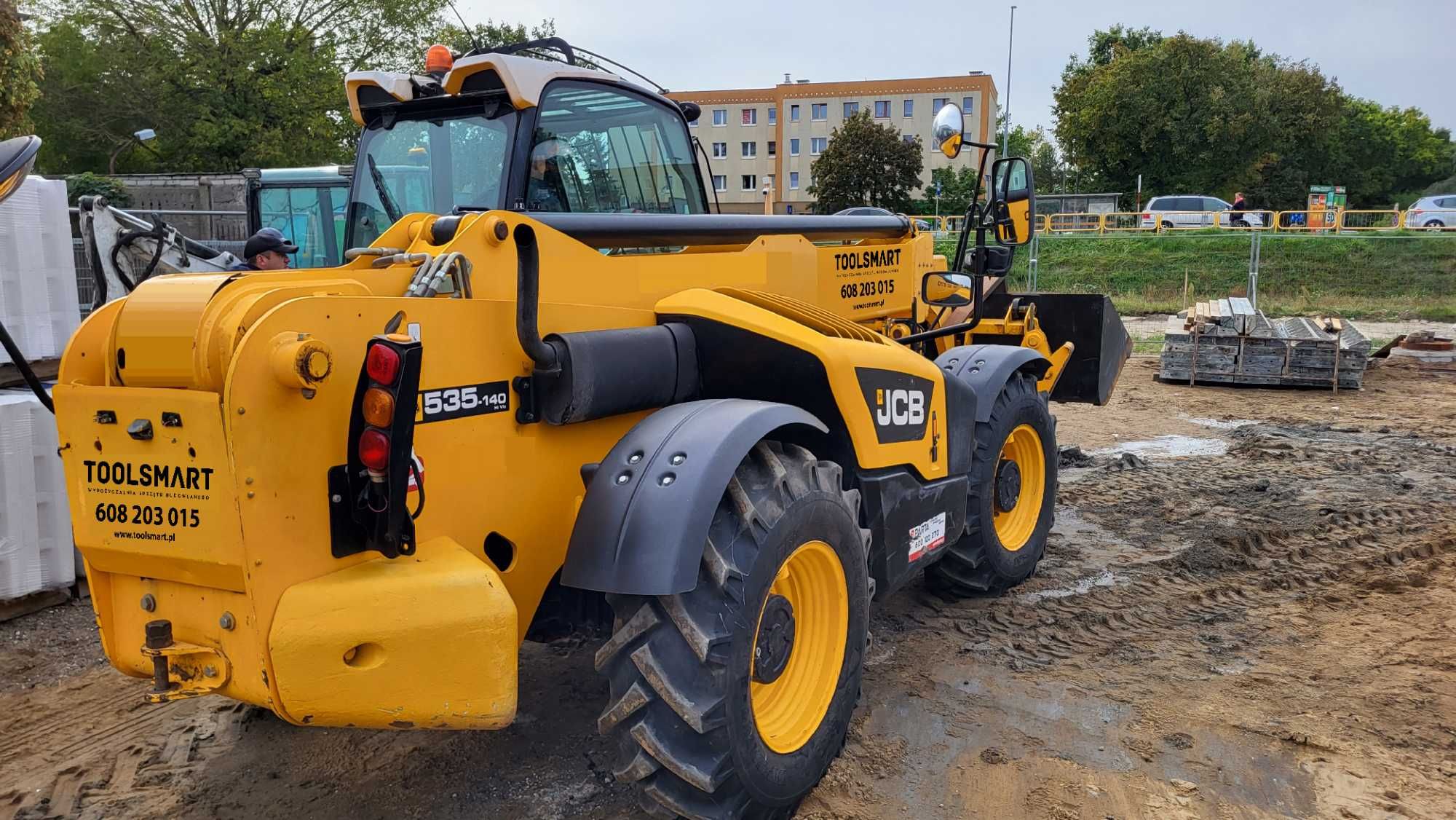 Ładowarka teleskopowa manitka Merlo Manitou usługa podnośnik wynajem