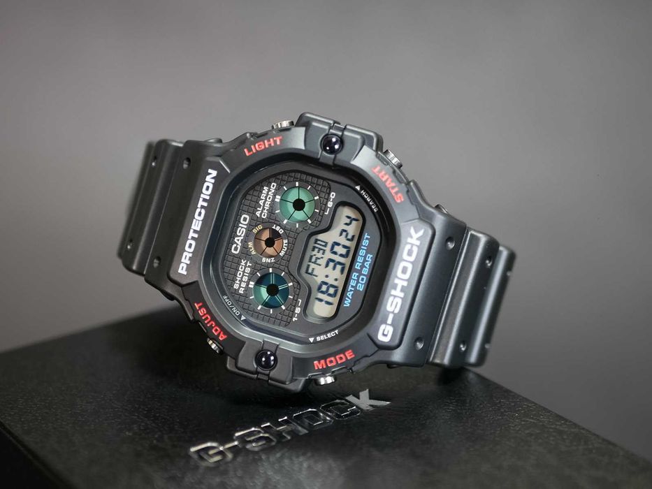 Часы Casio DW-5900-1 classic digital.