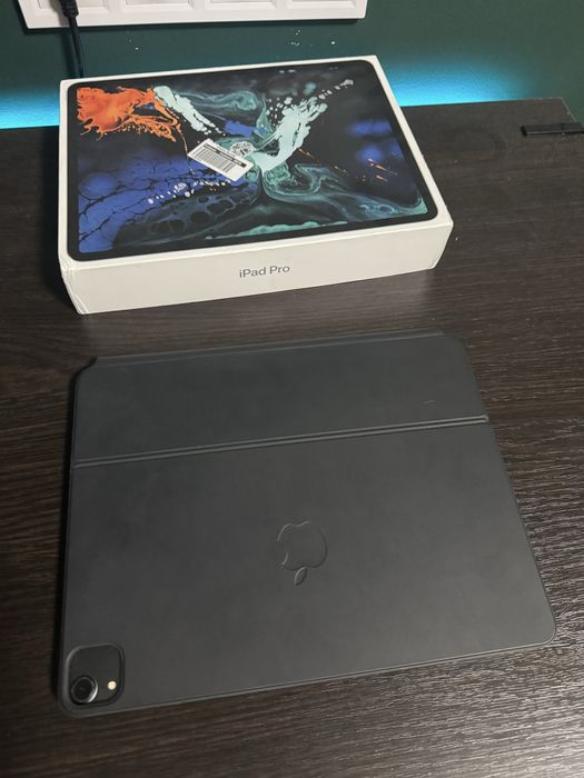 iPad Pro 12.9 3Gen 2018 LTE 64GB + Apple Magic Keyboard A1998