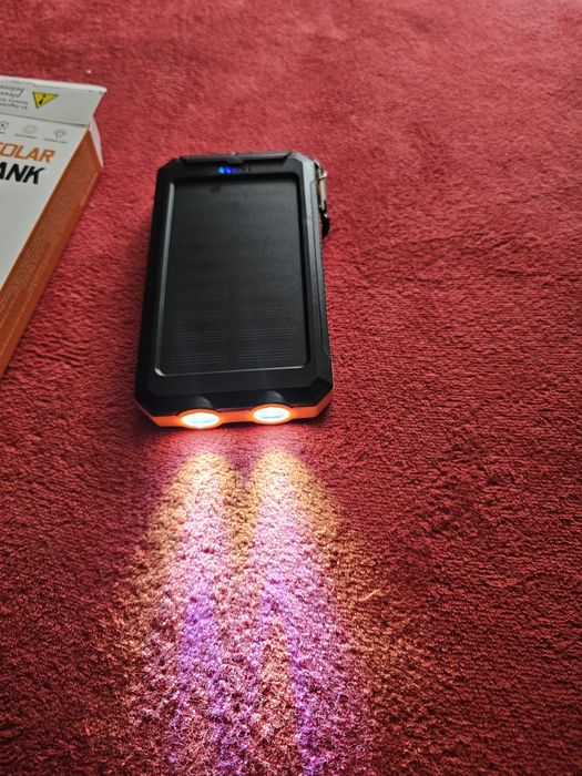 Power bank 10000mAh z solarem,  latarką i kompanem
