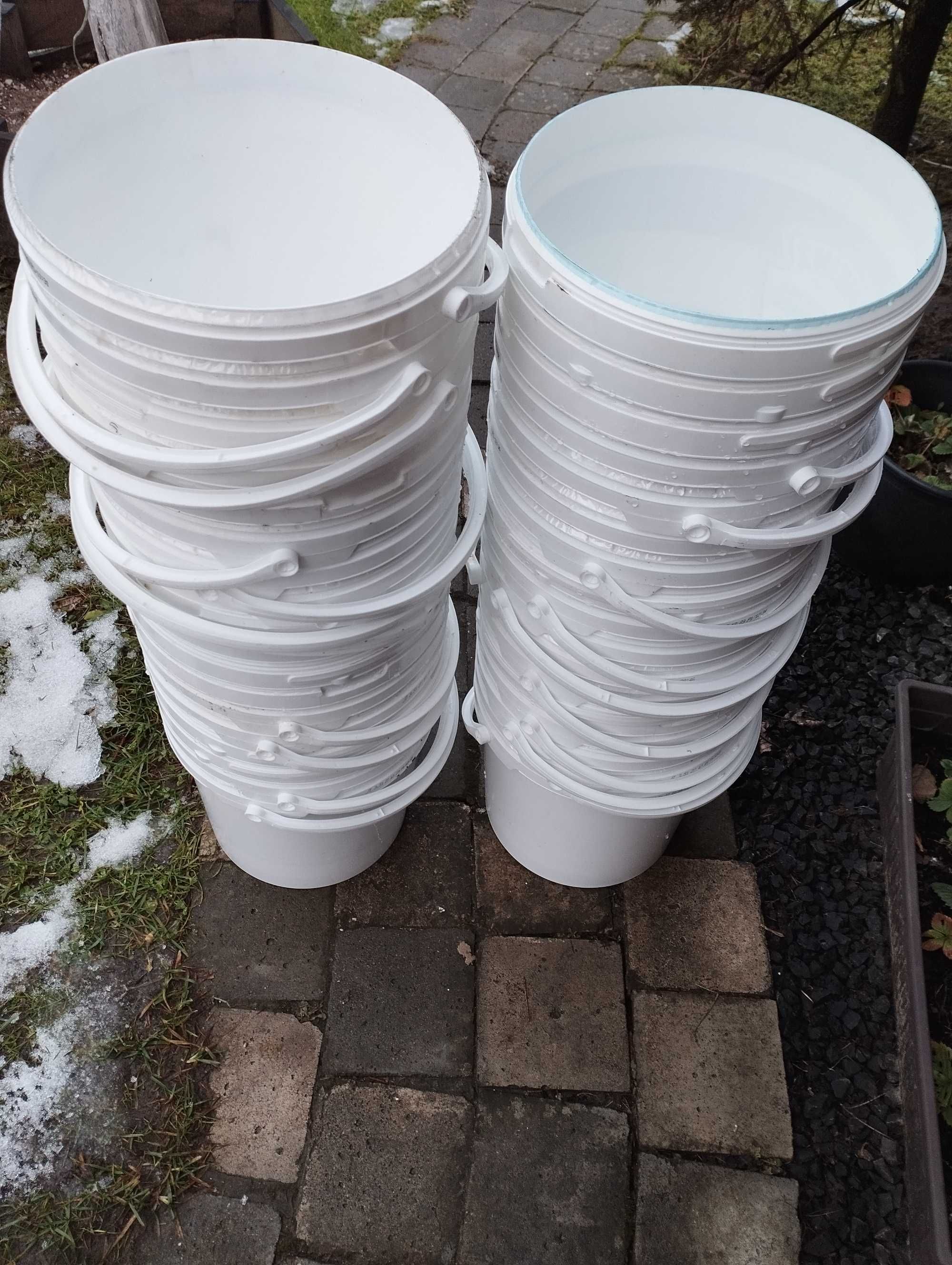 Sprzedam wiadra plastikowe