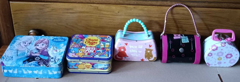 Коробка жестяная