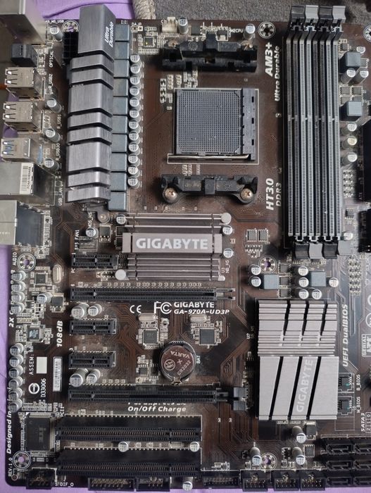 Материнська плата Gigabyte GA-970A-UD3P, am3+ сокет