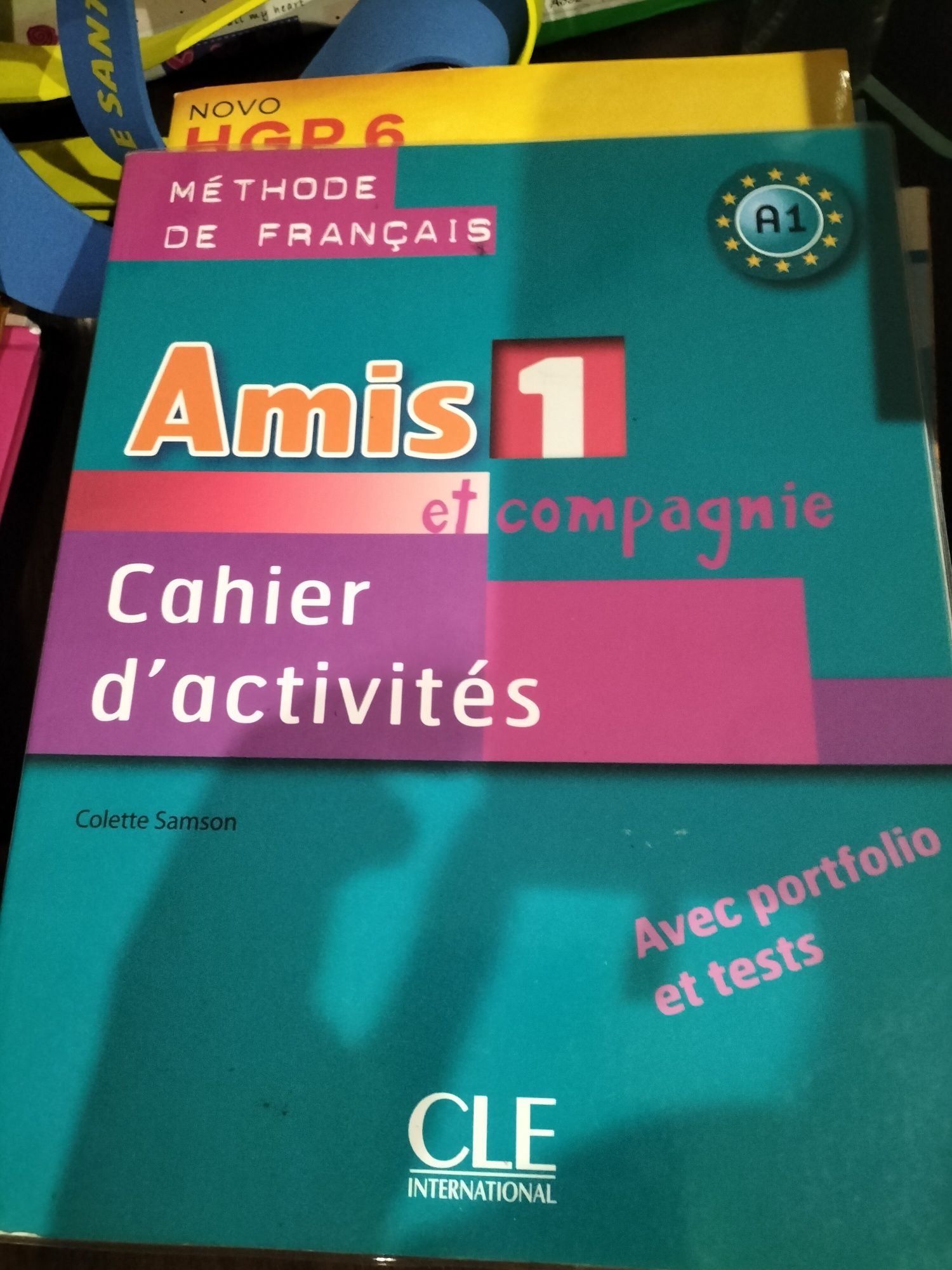 Caderno de atividades de francês 6º ano