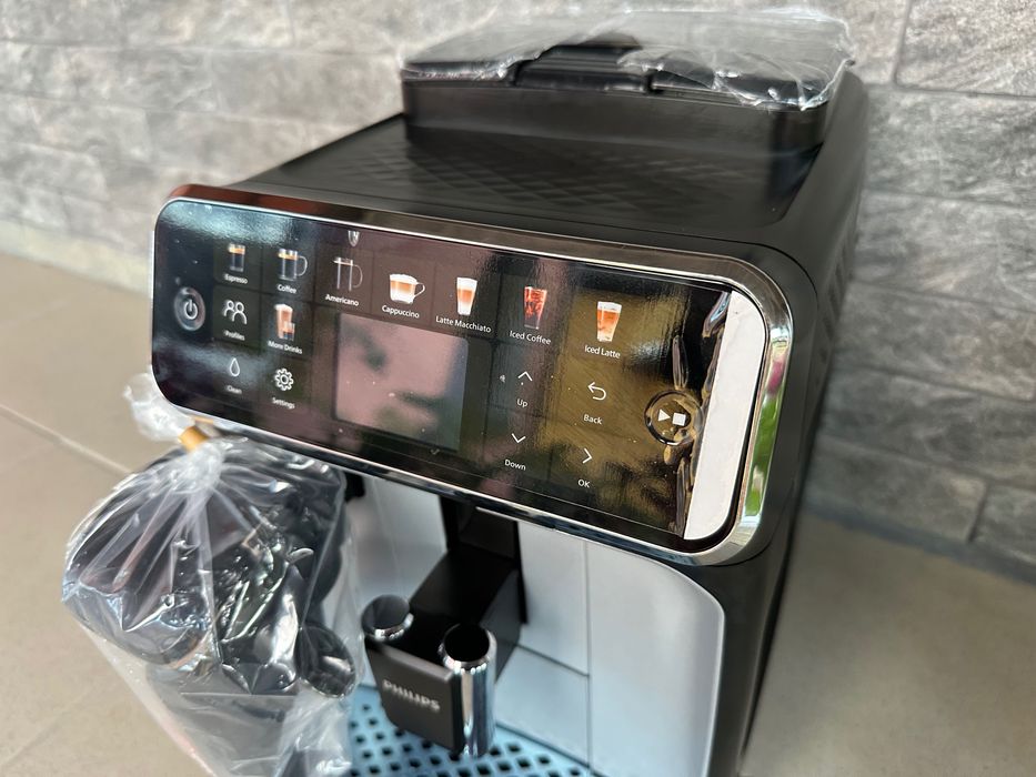 Кавомашина Philips Latte Go EP5500 кавоварка нова вітринний зразок