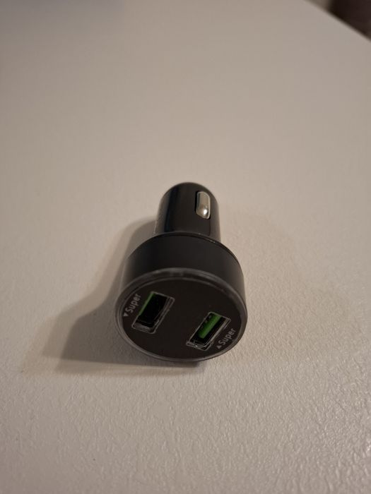 Автомобільна швидка зарядка на 2 USB порти