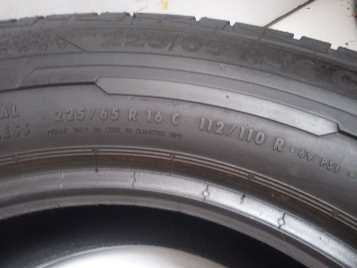 Opona letnia 225/65R16c Continental contivancontact 100