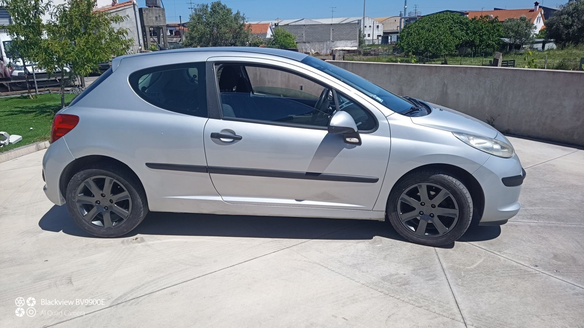 Peugeot 207 comercial