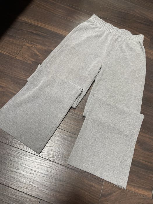 Штани трикотажные серого цвета ровные