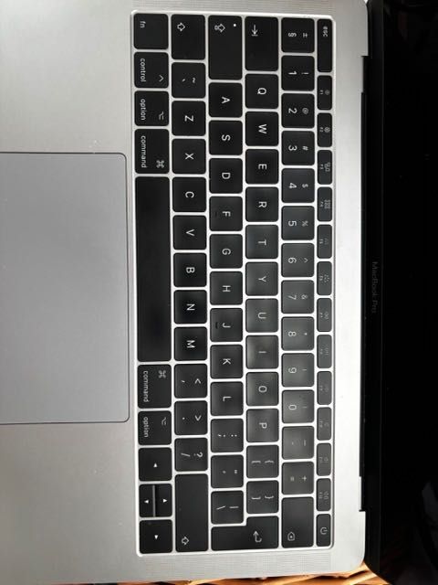 MacBook Pro 13" i5/8/256 model 2017 MacOSX Ventura