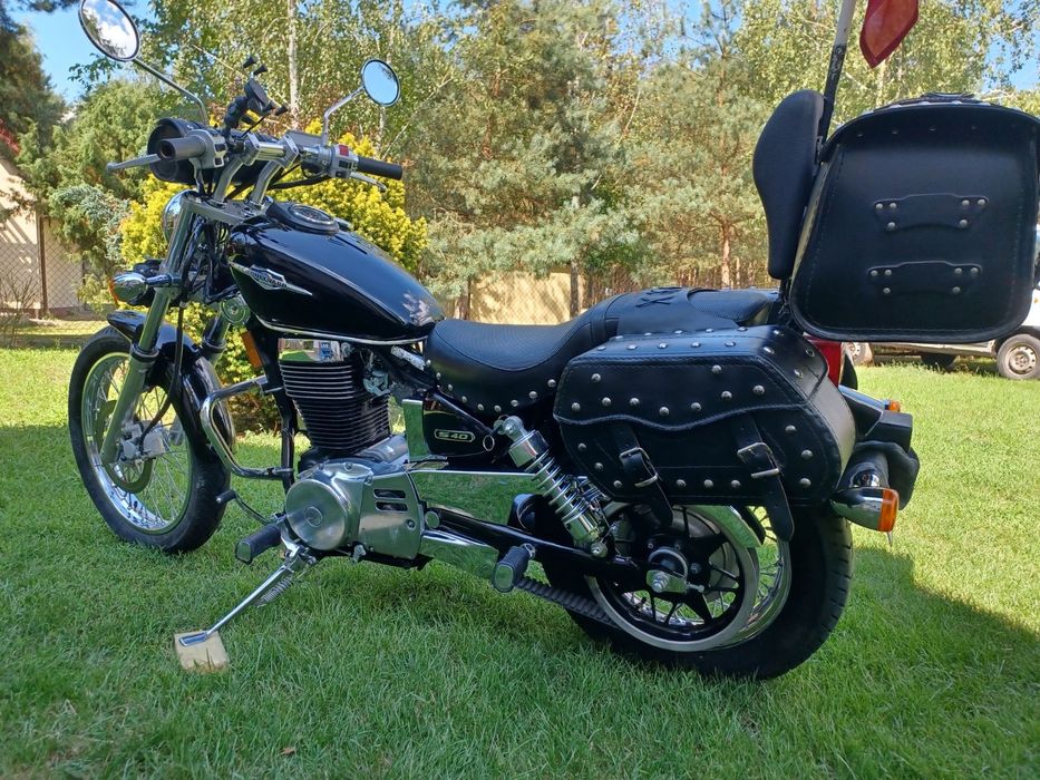 Suzuki Savage Bulevard S-40