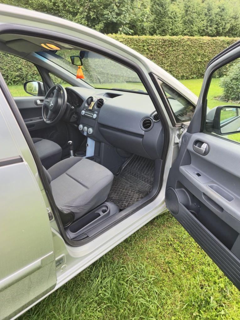 Sprzedam mitsubishi Colt 1.3 b