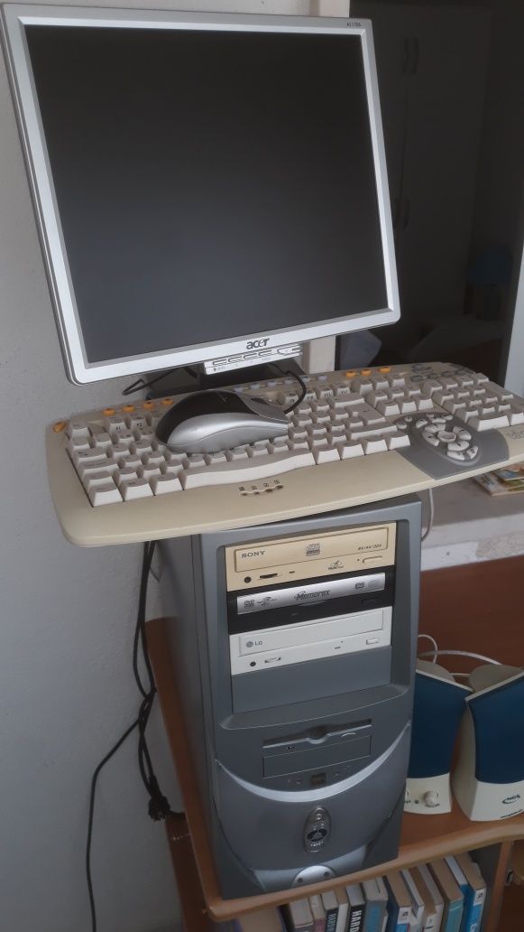 Computador de secretária