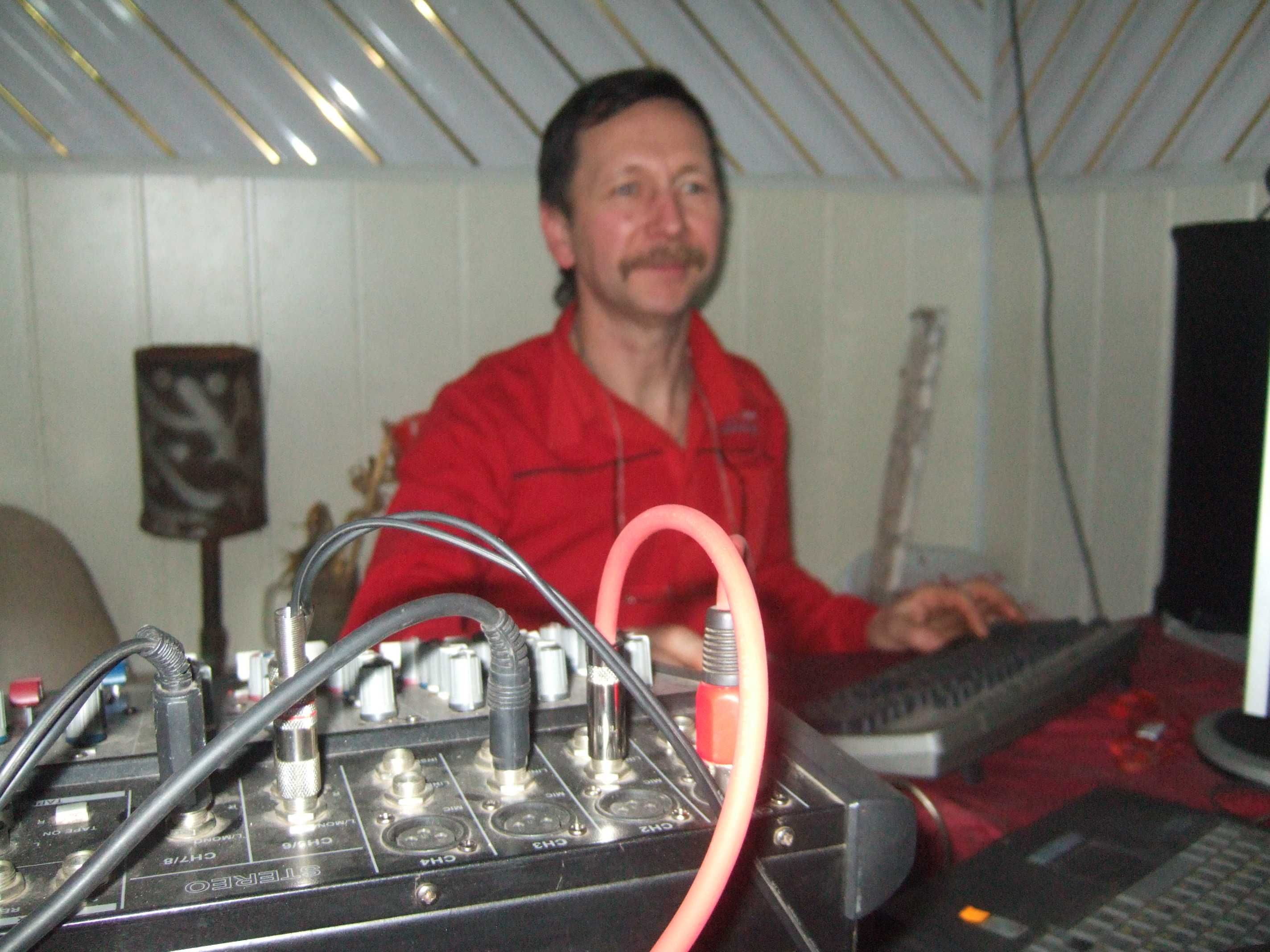 DJ, Ди джей, Диджей, дискотека Резонанс, музыка, тамада, банкетный зал