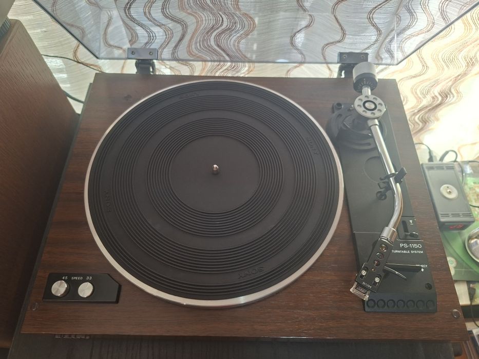 Продам виниловый проиграватель Sony PS-1150