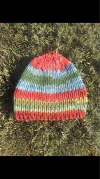 Unikatowa kolorowa czapka w paski handmade