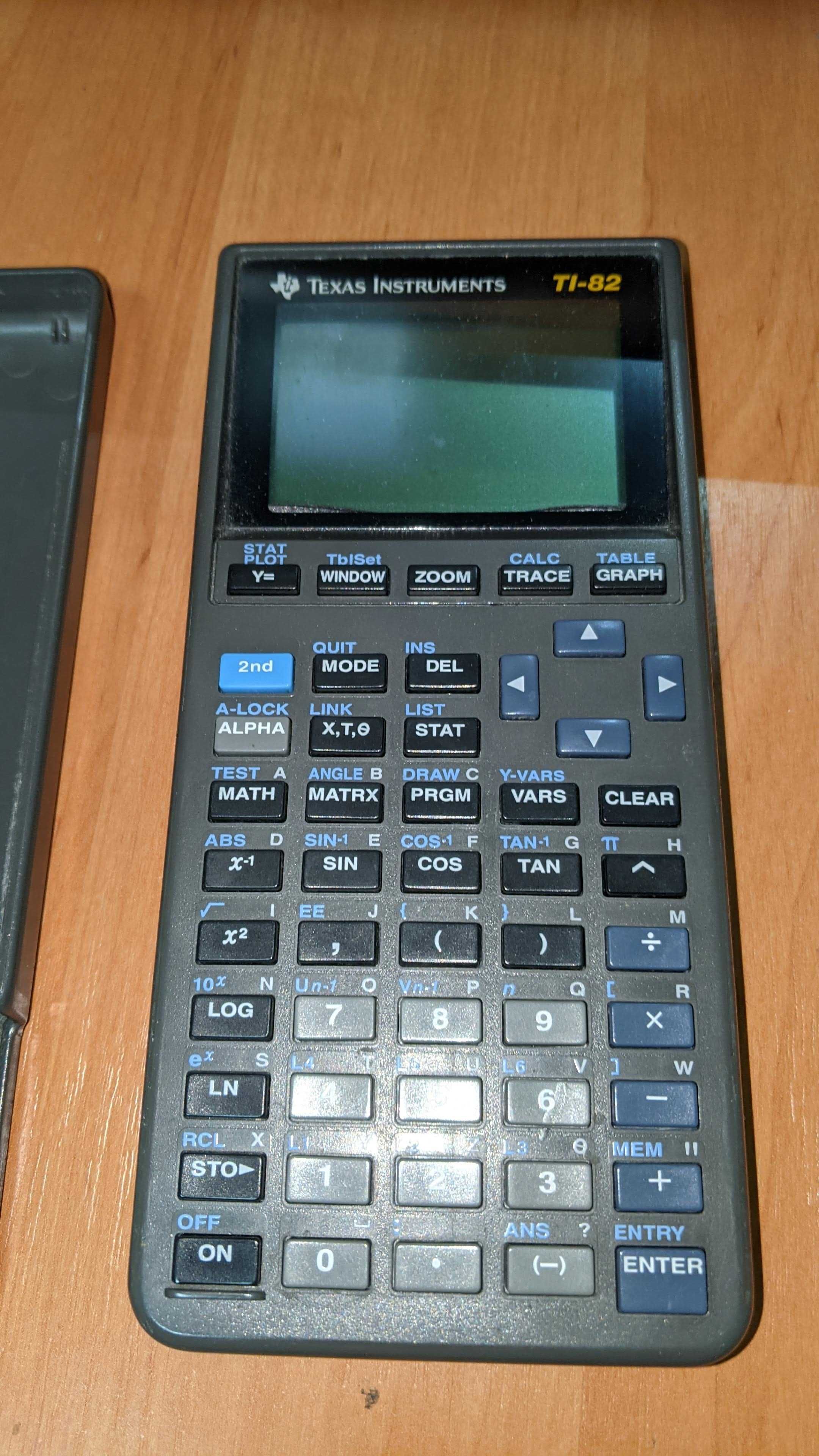 Інженерний калькулятор exas Instruments TI-82 калькулятор графический