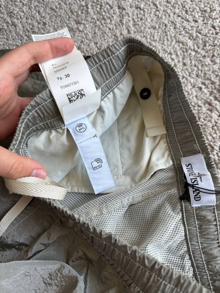 Шорты Stone Island Bermuda 2025