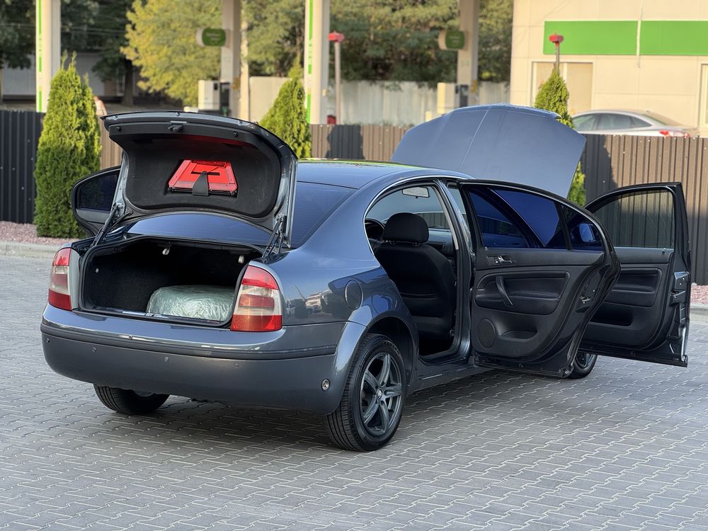 Продам Шкоду 1.8 газ бензин