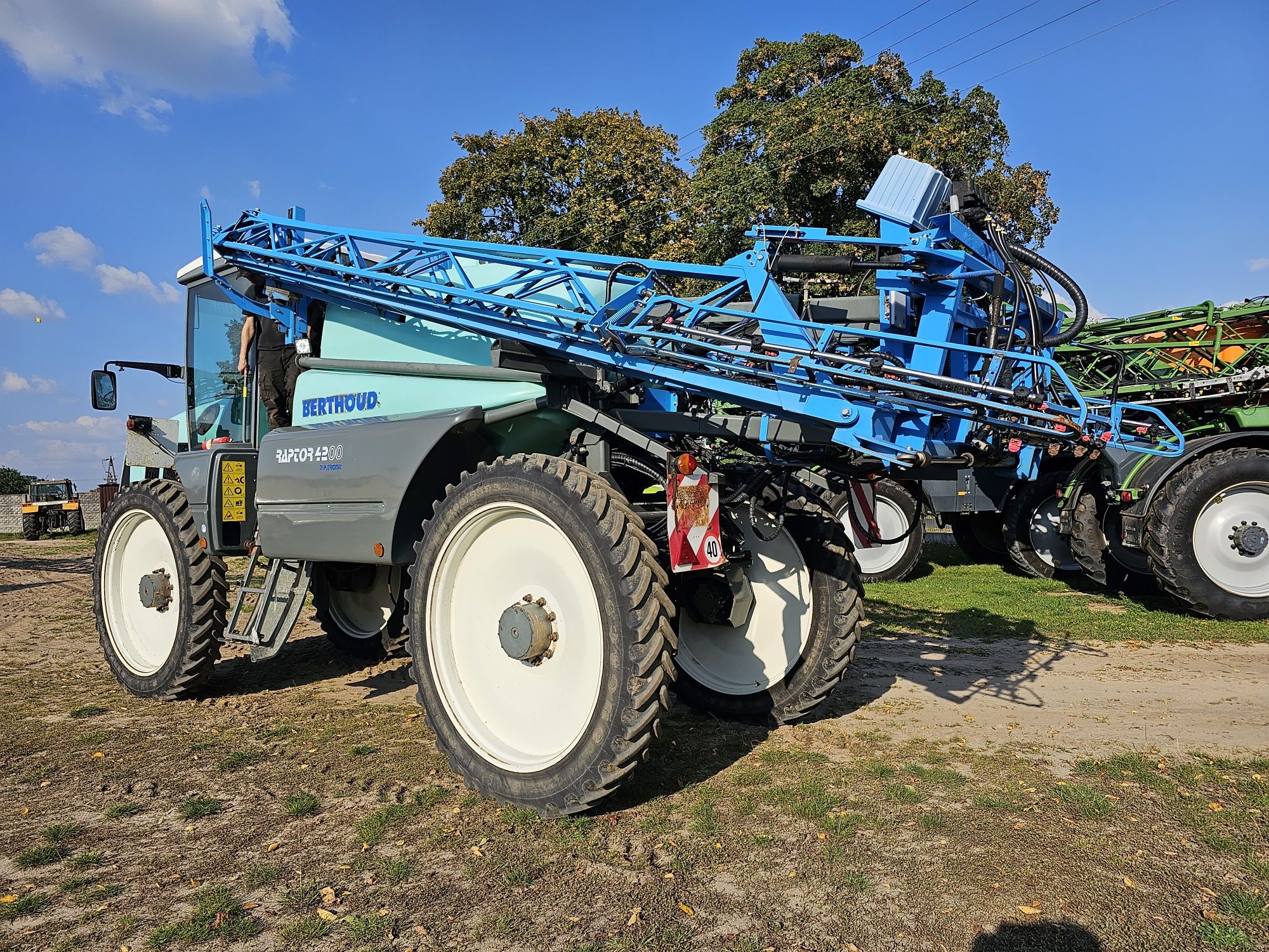 Opryskiwacz samojezdny Berthoud raptor  4200